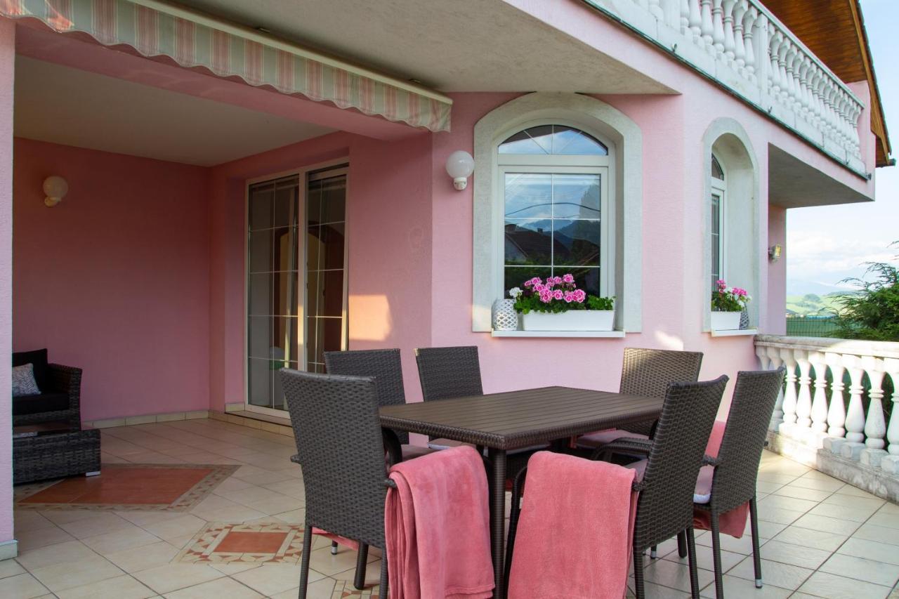 Wow Liptov Holiday House Liptovský Mikuláš エクステリア 写真